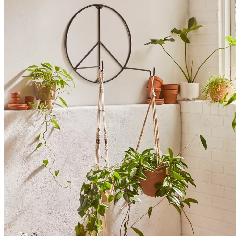 NWT Urban Outfitters Peace Plant Hook